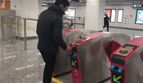 地鐵車站閘機(jī)過站.png 地鐵車站閘機(jī)過站.png